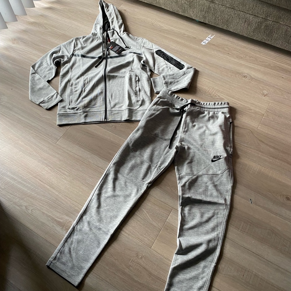 Grey Nike set - Picture 7 of 14